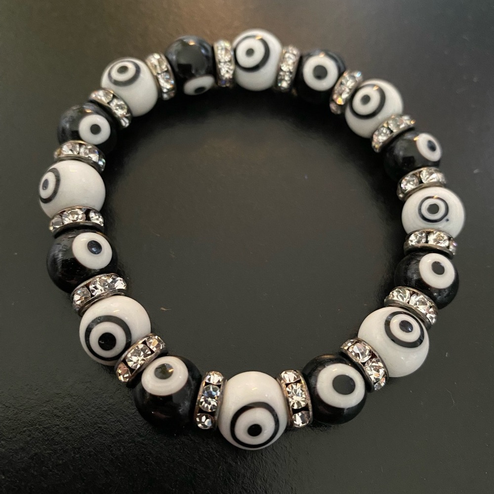 Glass bead evil eye bracelet, great condition